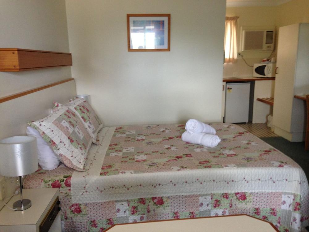 คันทรี โรส โมเทล วอร์วิก Motel วอริก ภายนอก รูปภาพ